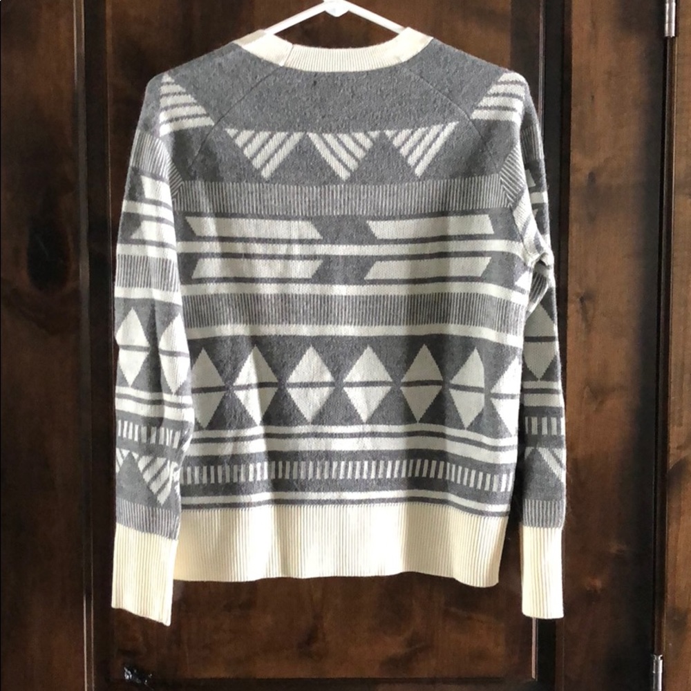 Banana Republic Sweater - Picture 4 of 5
